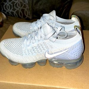 Nike Vapor Max size 6
